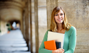 Jeune femme souriante Jeune femme souriante